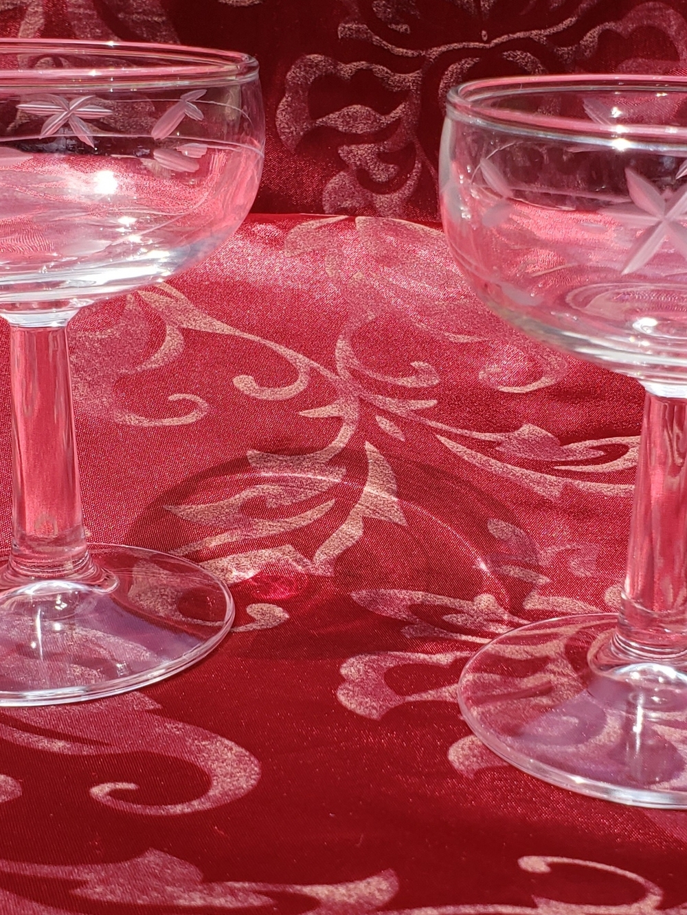 Vintage Javit crystal champagne coupe - Etched Floral Starflower - Set of 2